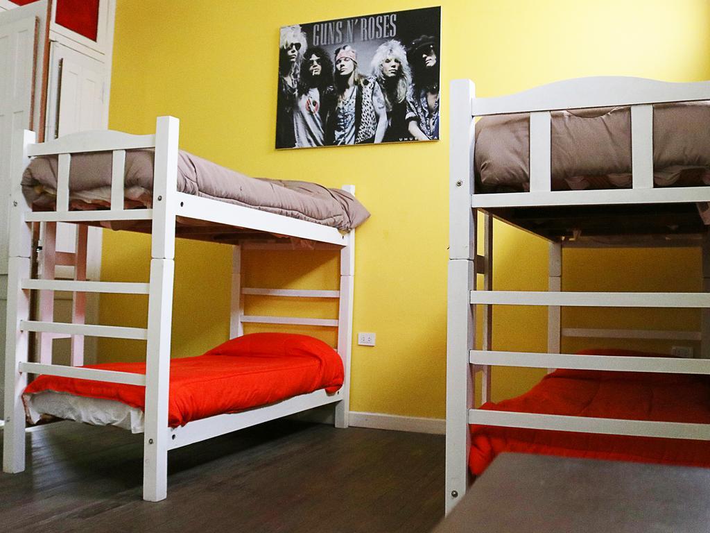 Cama en habitación compartida de 6 camas